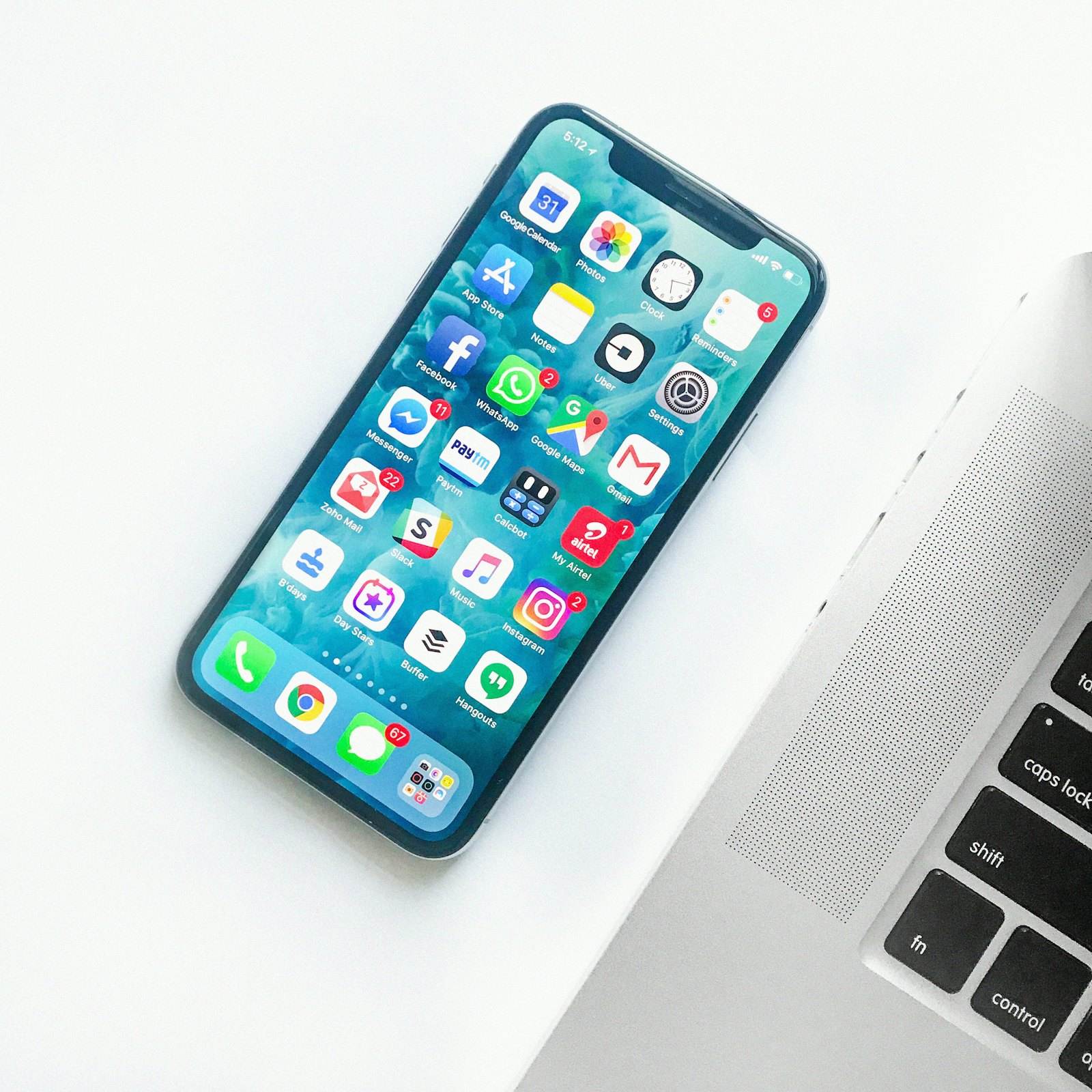Telefon — kontakt z osobą oglądającą mieszkanie